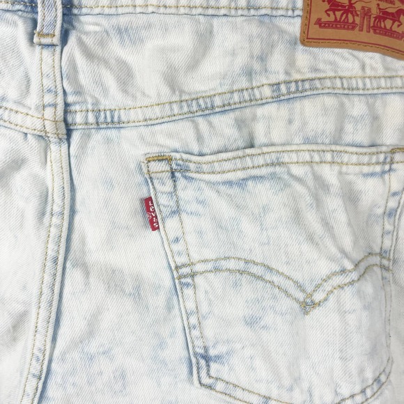 Levi's Levi Strauss Acid Wash Light wash Denim Shorts Jean Size 33 - Picture 6 of 8